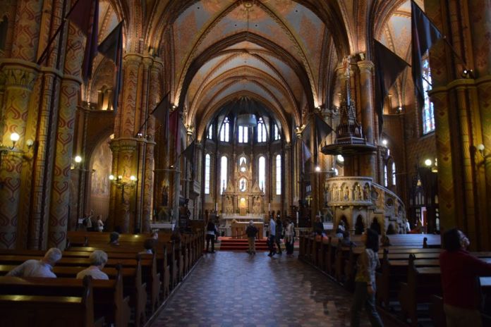 intérieur église Mathias Budapest Hongrie Hungary