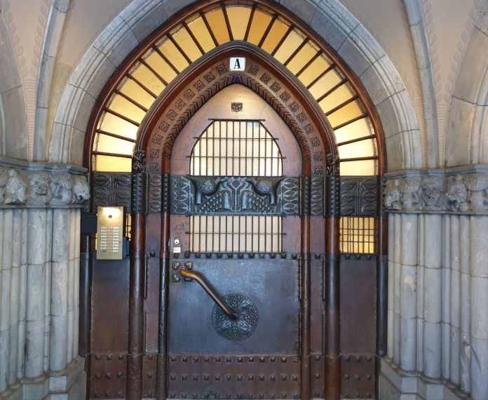 porte entrée principale pohjola helsinki